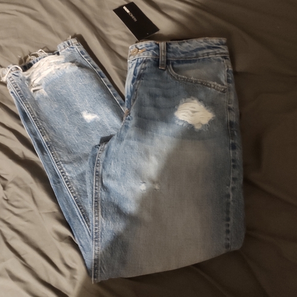 NWT Fashion Nova Destructed Straight Leg Jeans - Picture 2 of 2